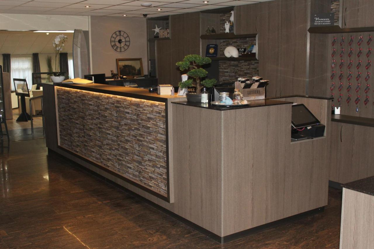 Hotel Restaurant 'T Klokje Renesse Exteriör bild