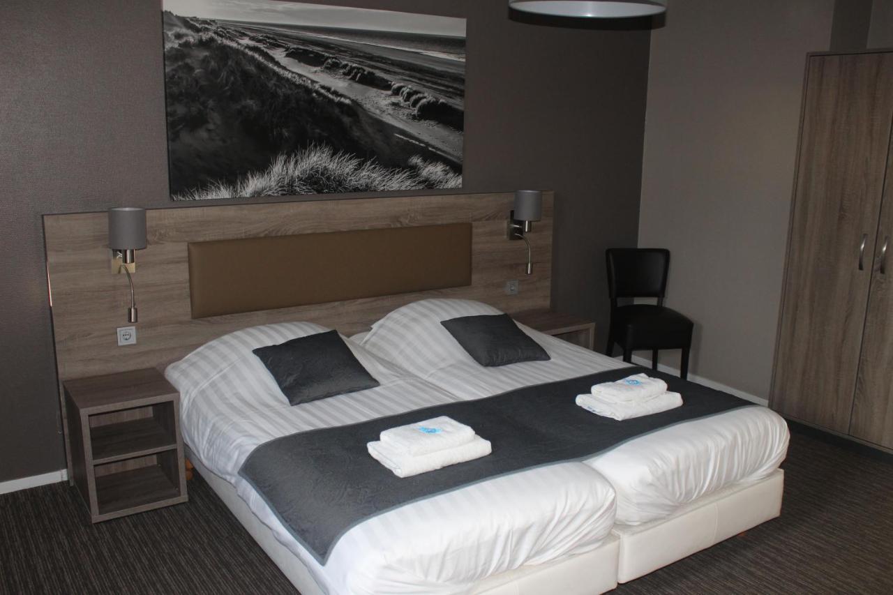 Hotel Restaurant 'T Klokje Renesse Exteriör bild