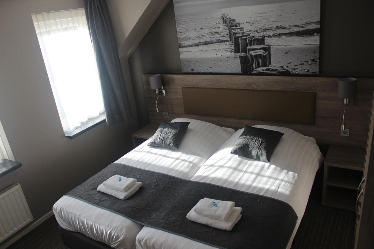 Hotel Restaurant 'T Klokje Renesse Exteriör bild