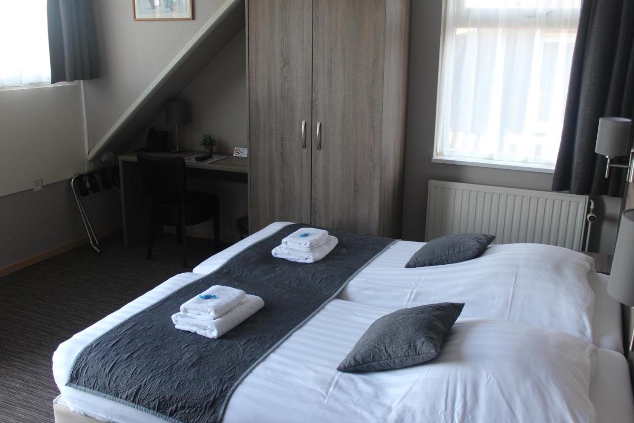 Hotel Restaurant 'T Klokje Renesse Exteriör bild