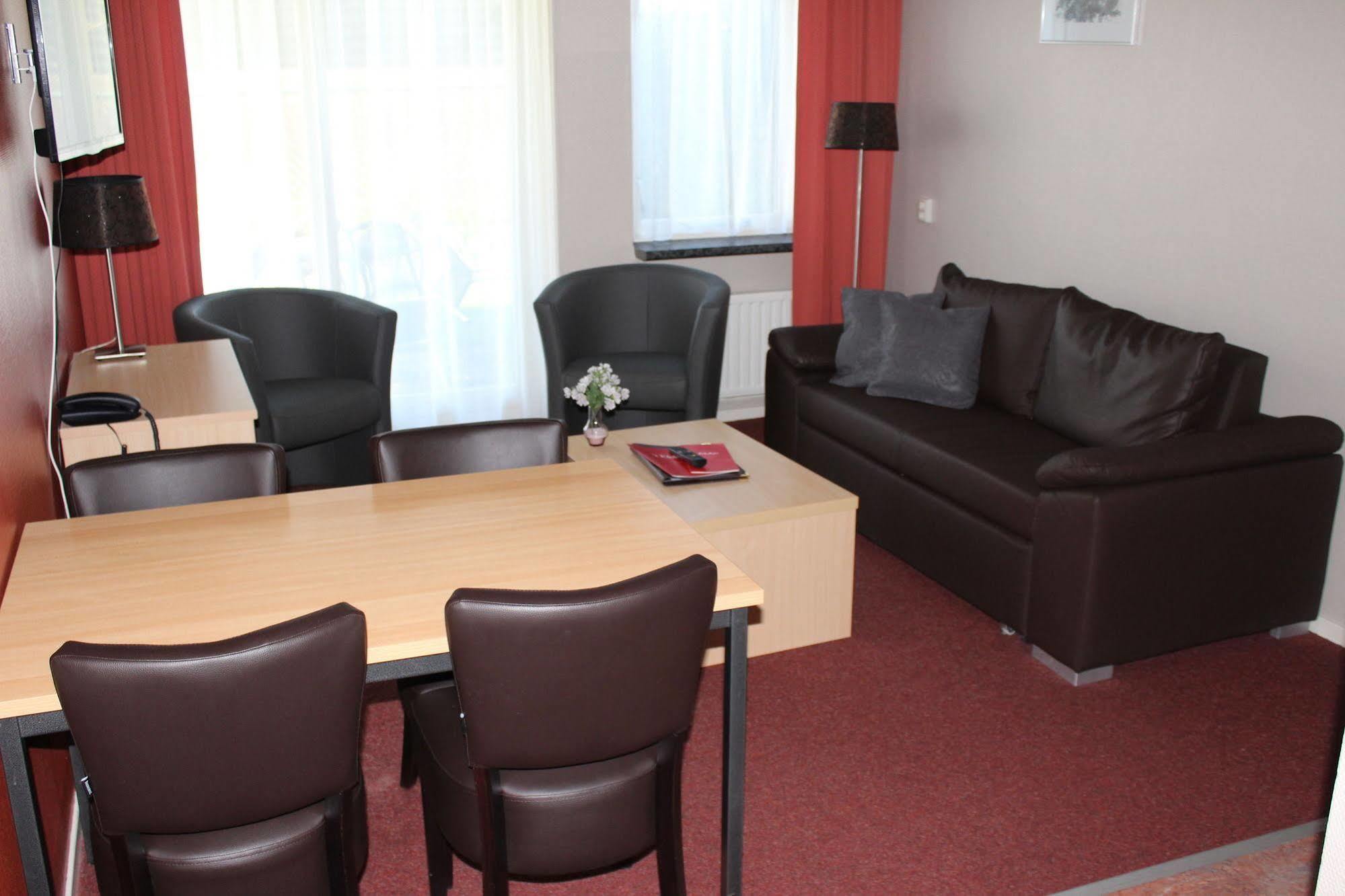 Hotel Restaurant 'T Klokje Renesse Exteriör bild