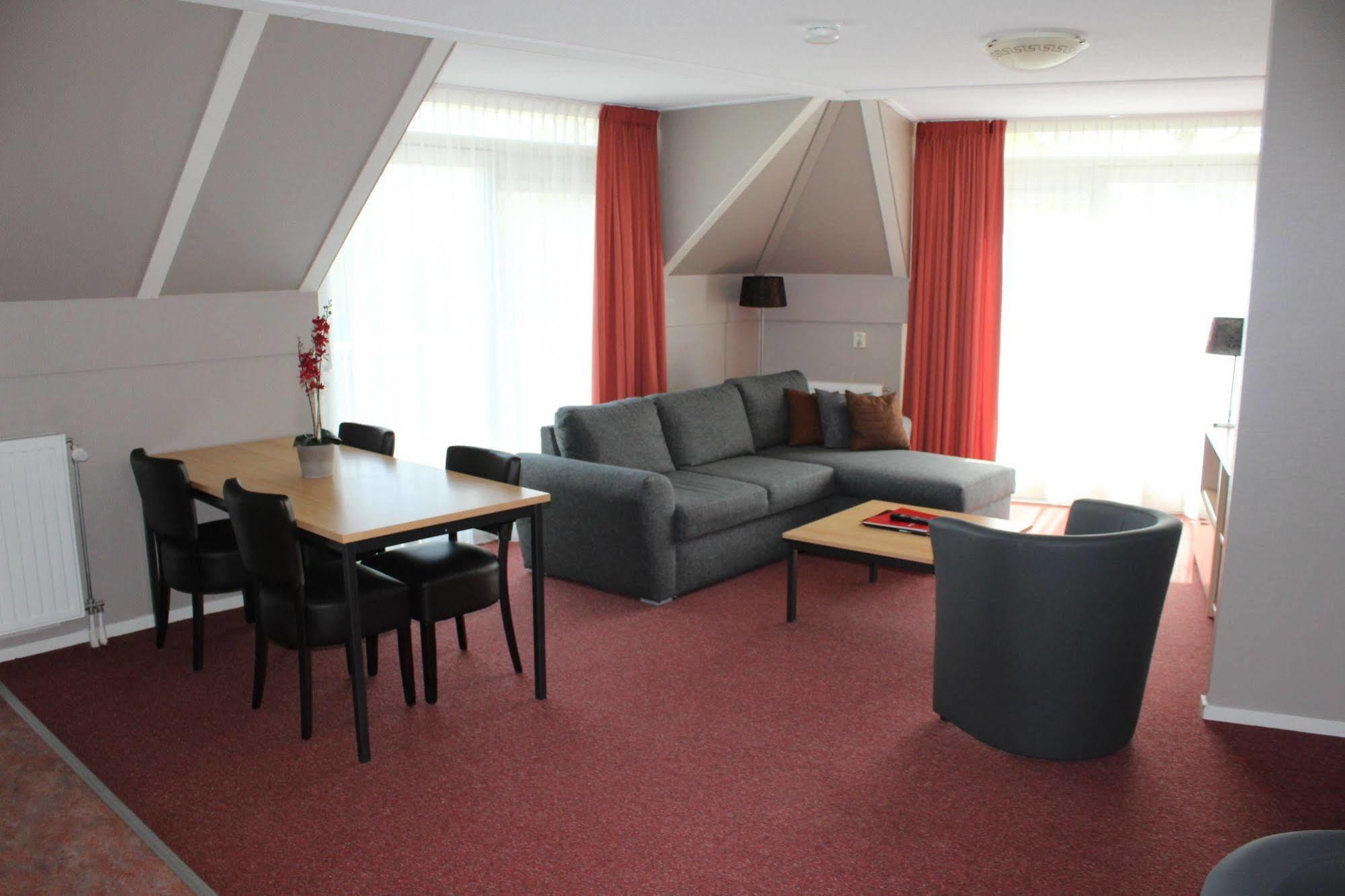 Hotel Restaurant 'T Klokje Renesse Exteriör bild