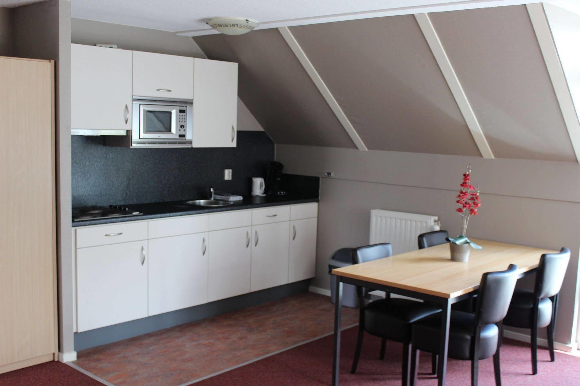 Hotel Restaurant 'T Klokje Renesse Exteriör bild